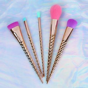 TARTE Unicorn Magic Wands Brush Set 🦄 🌈